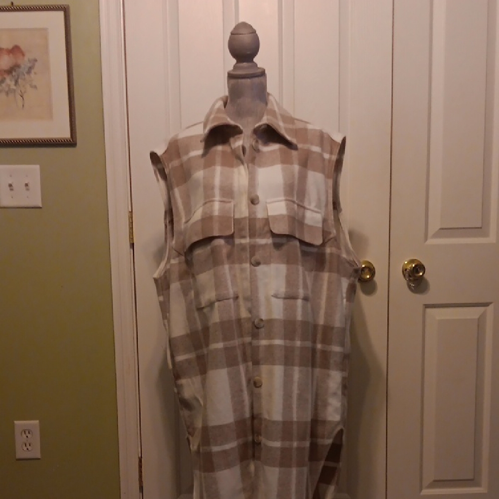 H&M Women's Tan Checkered Vest